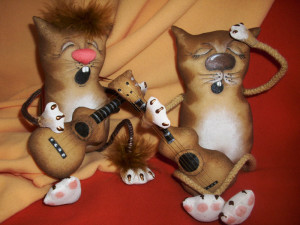 Кофейная игрушка - Кот с гитарой