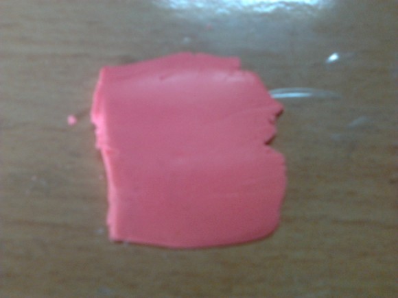 розовая подвеска кот из полимерной глины