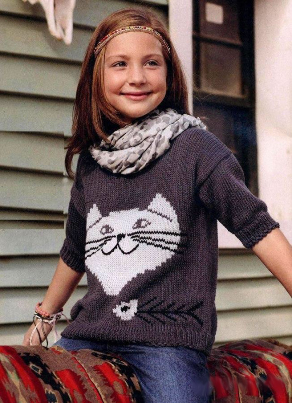 Детский свитер спицами с рисунком кота