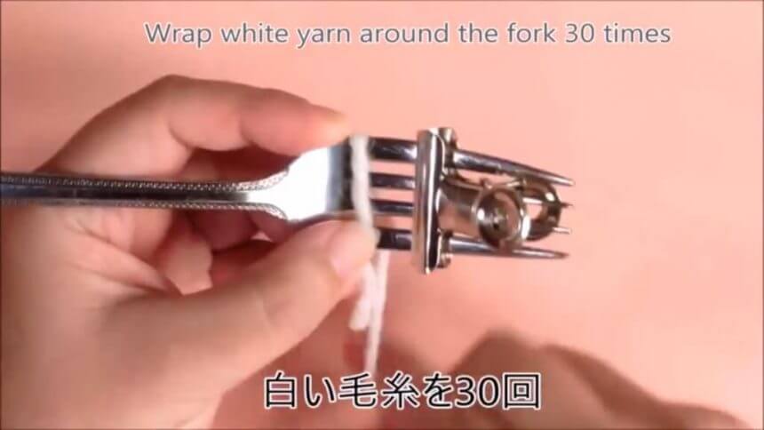 Как сделать брелки на рюкзак своими руками