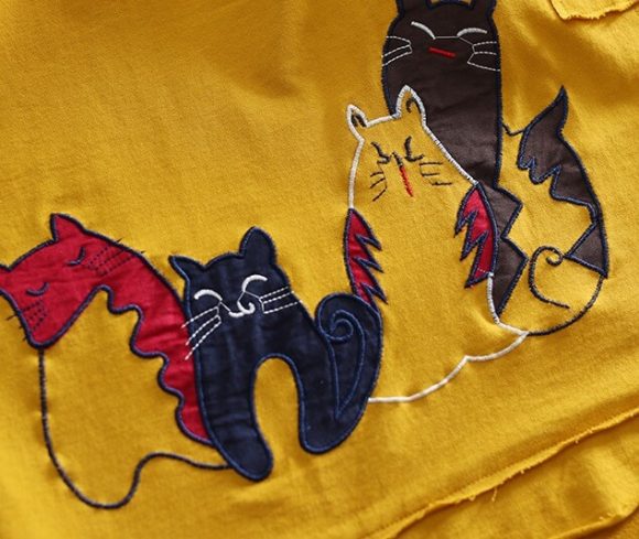 Как украсить футболку - аппликация и вышивка гладью Коты!