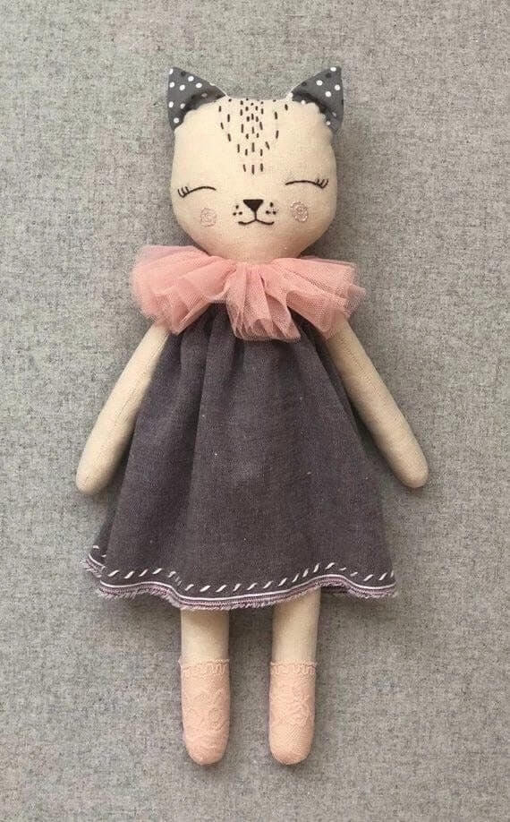 Кошечка в платье - игрушка своими руками