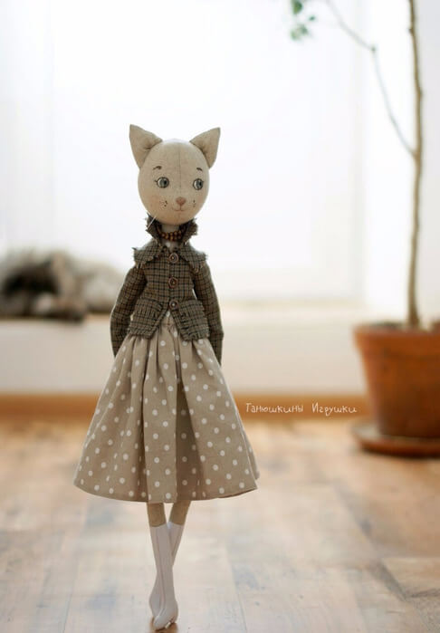 Кошечка в платье - игрушка своими руками